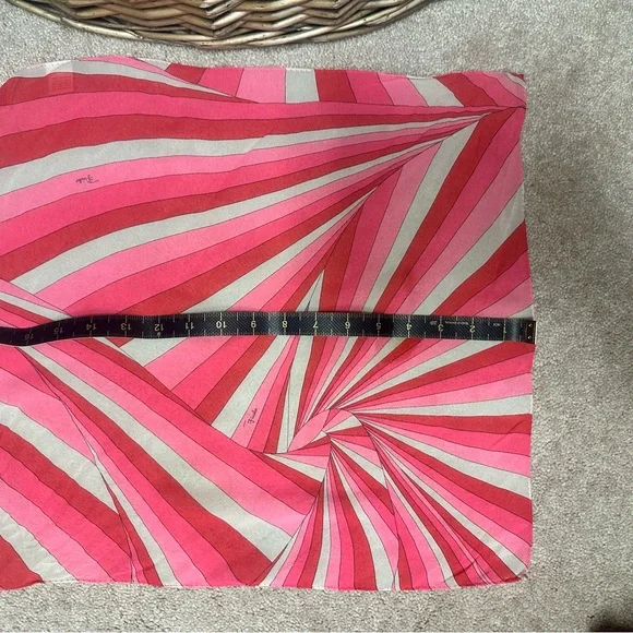 Vintage Pucci scarf - Picture 6 of 11